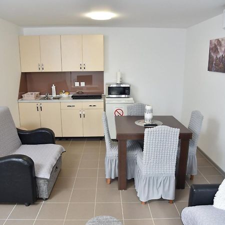 Boja Zalaska - Kameni Apartman Jagodina Exterior foto