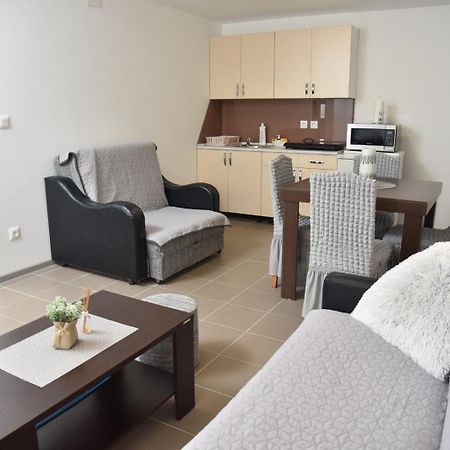 Boja Zalaska - Kameni Apartman Jagodina Exterior foto